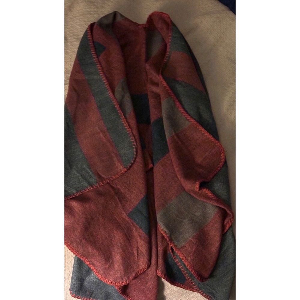 BB Dakota Poncho Wrap